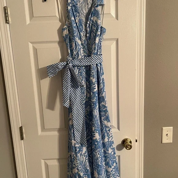 Lilly Pulitzer beautifully dress size 8 color, blue white - Picture 3 of 7